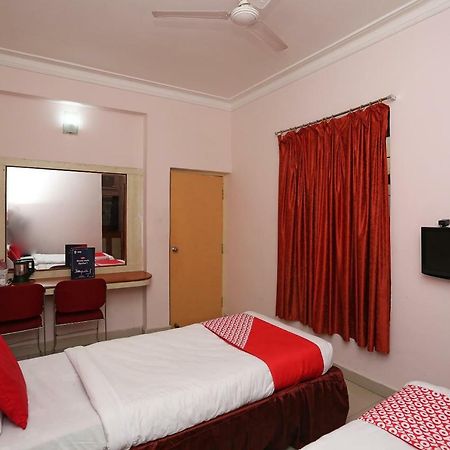 Oyo 1359 Hotel Best Inn Bhubaneswar Esterno foto