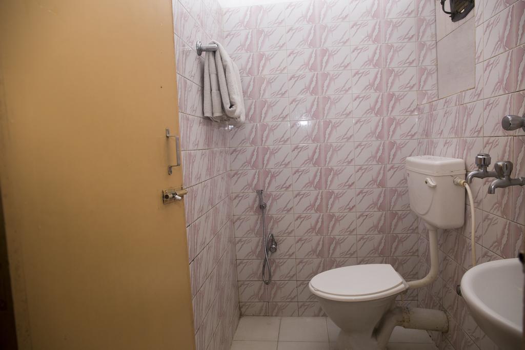 Oyo 1359 Hotel Best Inn Bhubaneswar Esterno foto