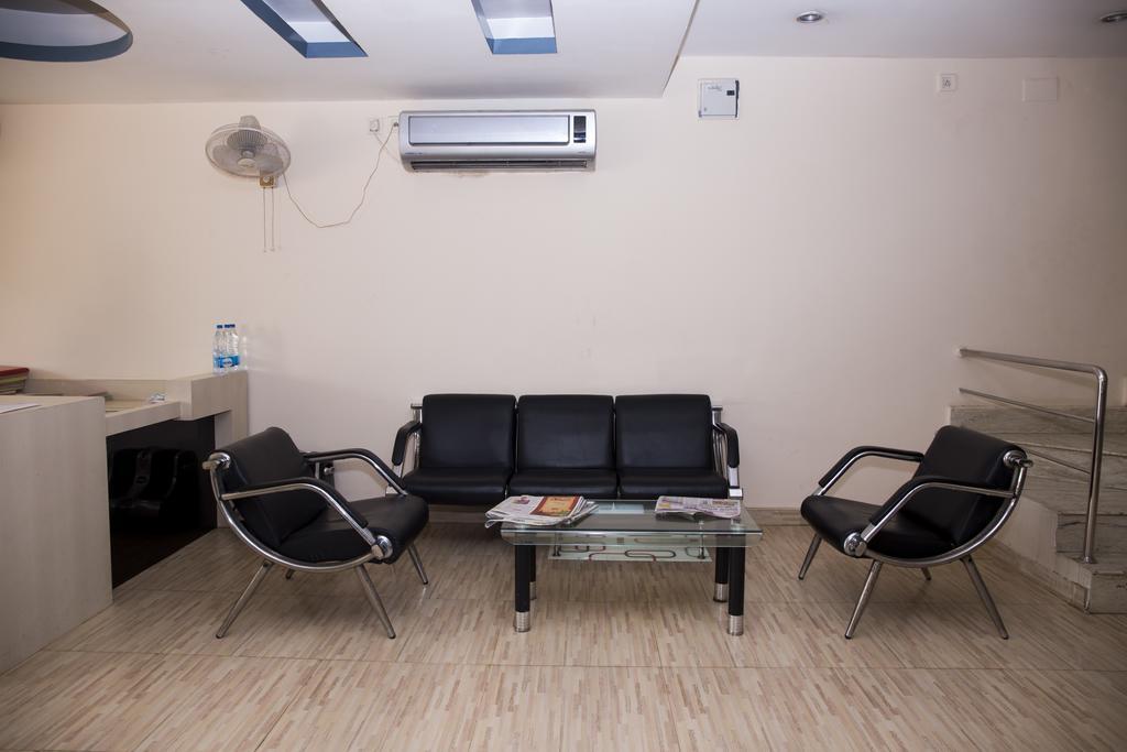 Oyo 1359 Hotel Best Inn Bhubaneswar Esterno foto