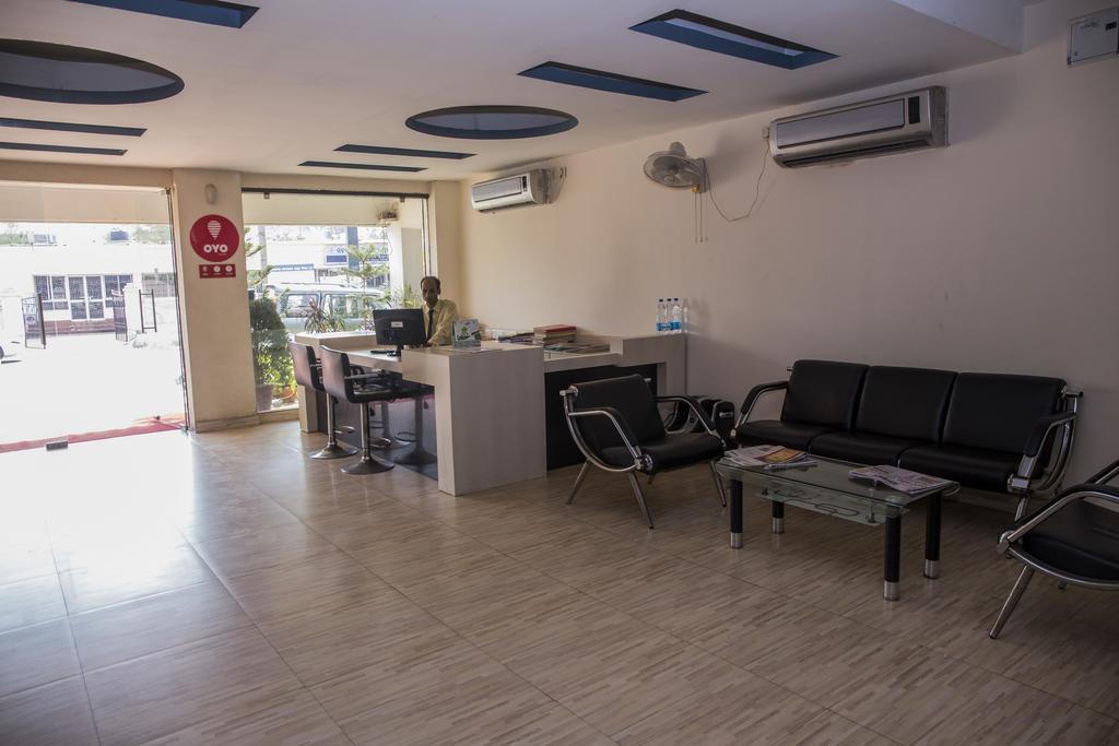 Oyo 1359 Hotel Best Inn Bhubaneswar Esterno foto