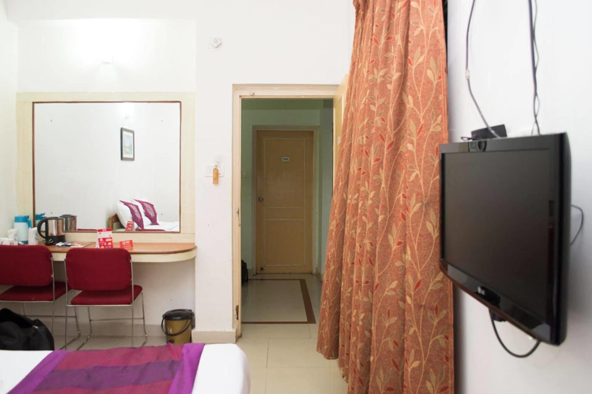 Oyo 1359 Hotel Best Inn Bhubaneswar Esterno foto