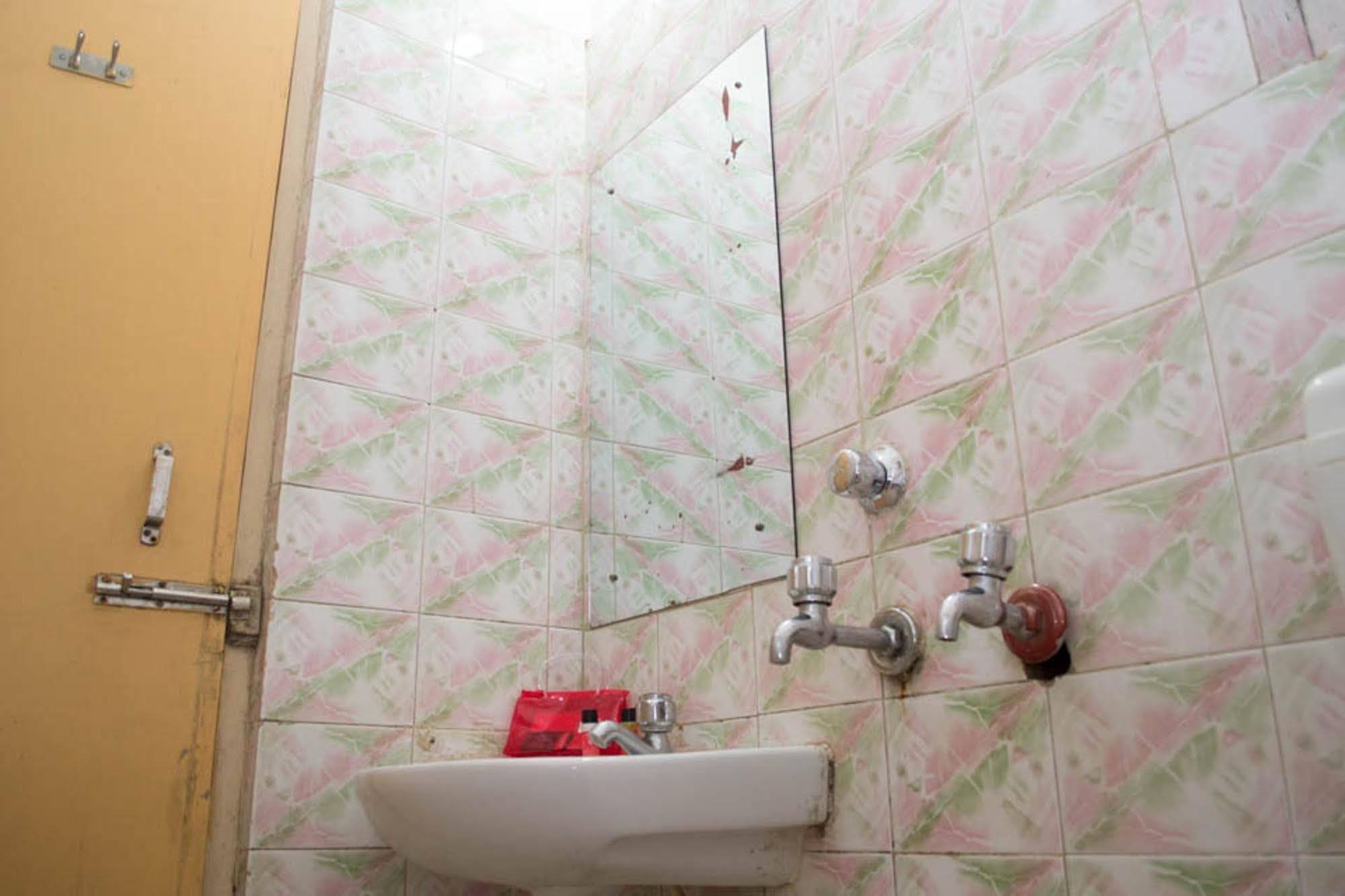 Oyo 1359 Hotel Best Inn Bhubaneswar Esterno foto