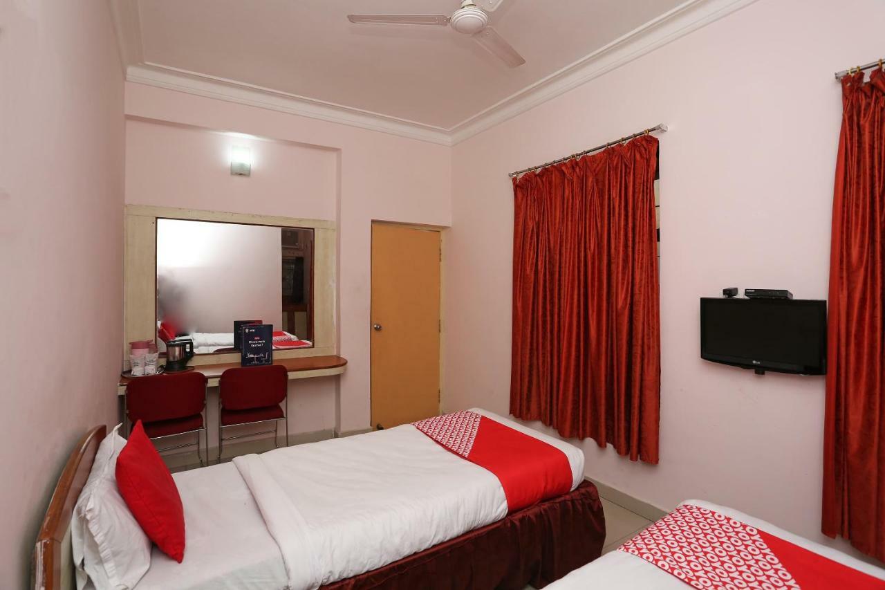 Oyo 1359 Hotel Best Inn Bhubaneswar Esterno foto