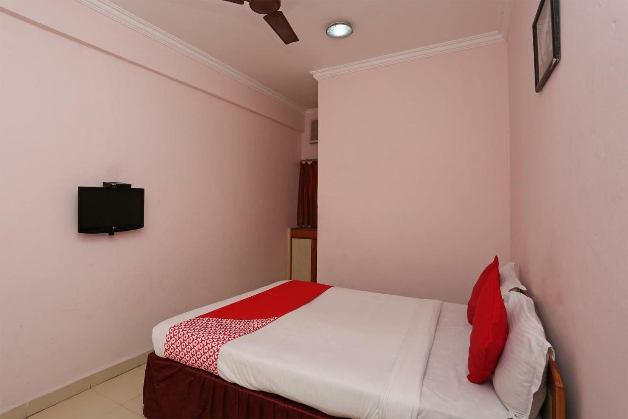 Oyo 1359 Hotel Best Inn Bhubaneswar Esterno foto