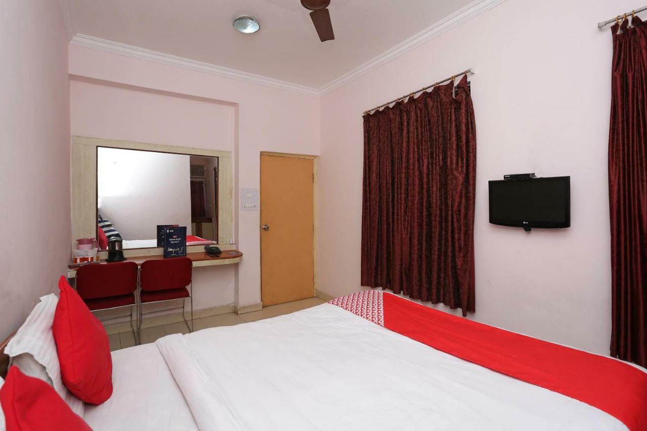 Oyo 1359 Hotel Best Inn Bhubaneswar Esterno foto