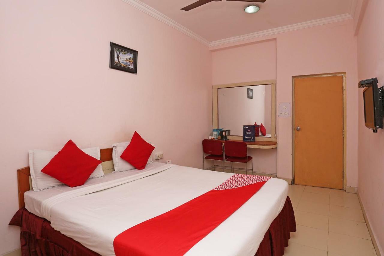 Oyo 1359 Hotel Best Inn Bhubaneswar Esterno foto