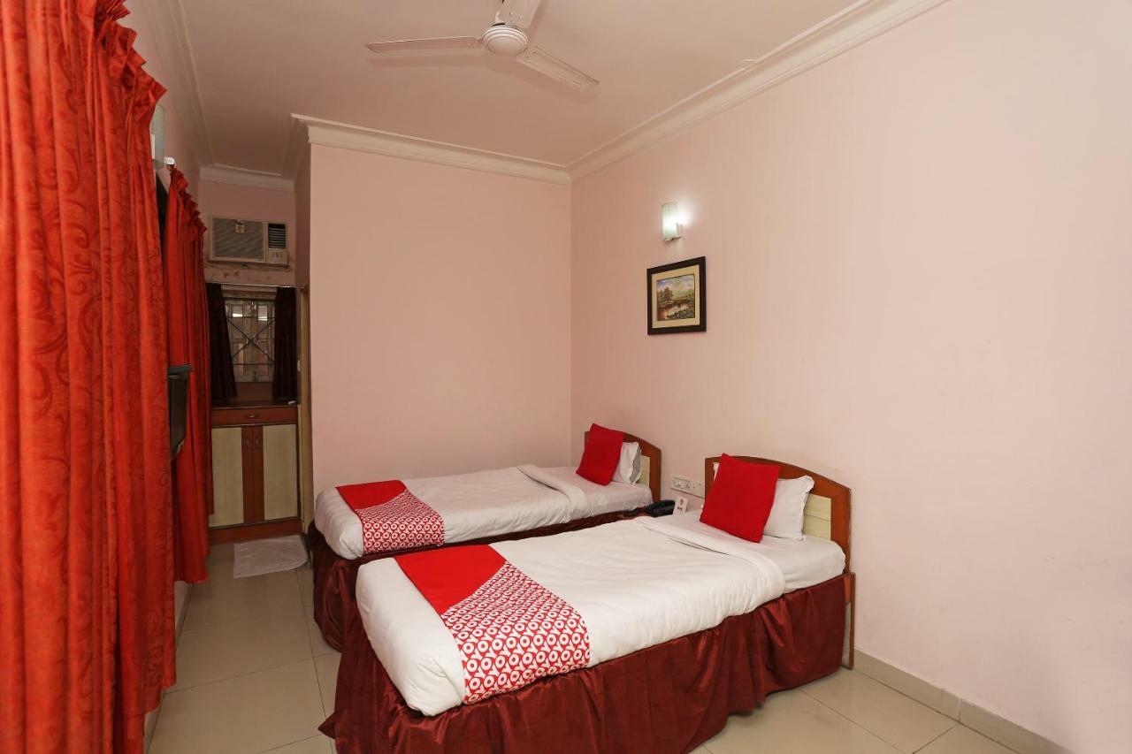 Oyo 1359 Hotel Best Inn Bhubaneswar Esterno foto